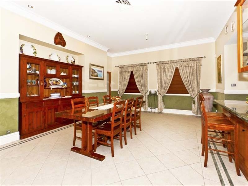 33 Kalang Road, Edensor Park NSW 2176