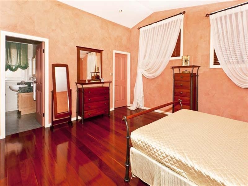 33 Kalang Road, Edensor Park NSW 2176