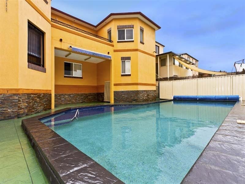 33 Kalang Road, Edensor Park NSW 2176