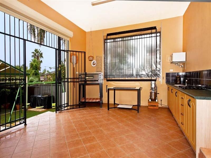 33 Kalang Road, Edensor Park NSW 2176