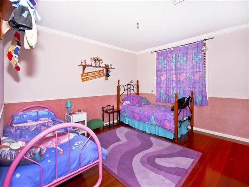 33 Kalang Road, Edensor Park NSW 2176