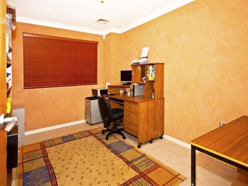 33 Kalang Road, Edensor Park NSW 2176