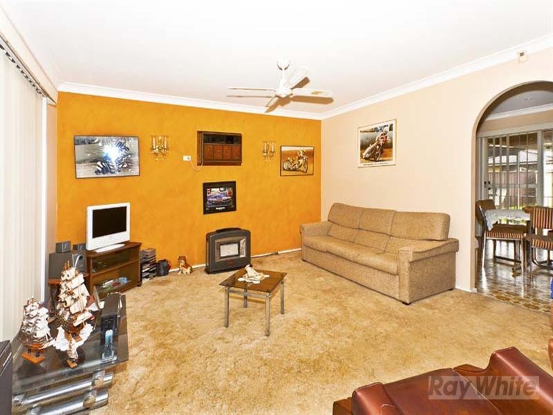 18 Austen Close, Wetherill Park NSW 2164