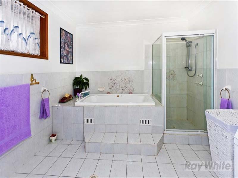 24 Holbrook Street, Bossley Park NSW 2176