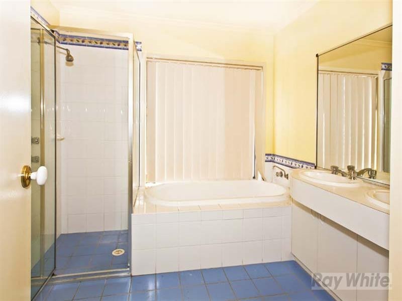 60 Edinburgh Circuit, Cecil Hills NSW 2171