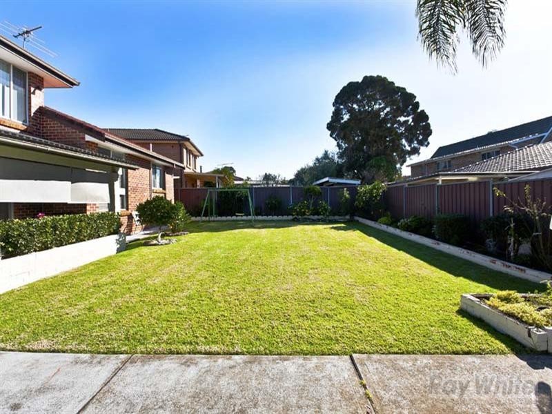 22 Mohawk Crescent, Greenfield Park NSW 2176