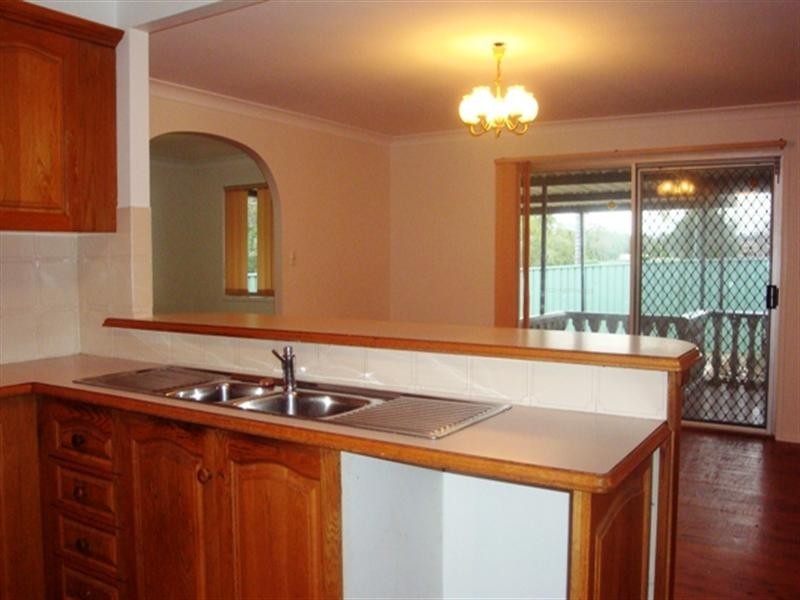 1 Agnew Close, Bossley Park NSW 2176