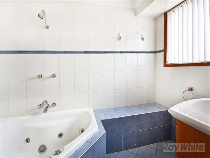 42 Darling Street, Abbotsbury NSW 2176