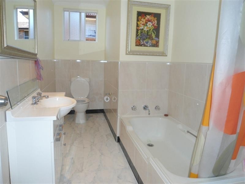 16/168 Sandal Crescent, Carramar NSW 2163