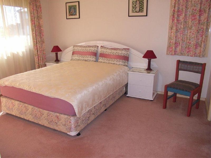 Edensor Park NSW 2176