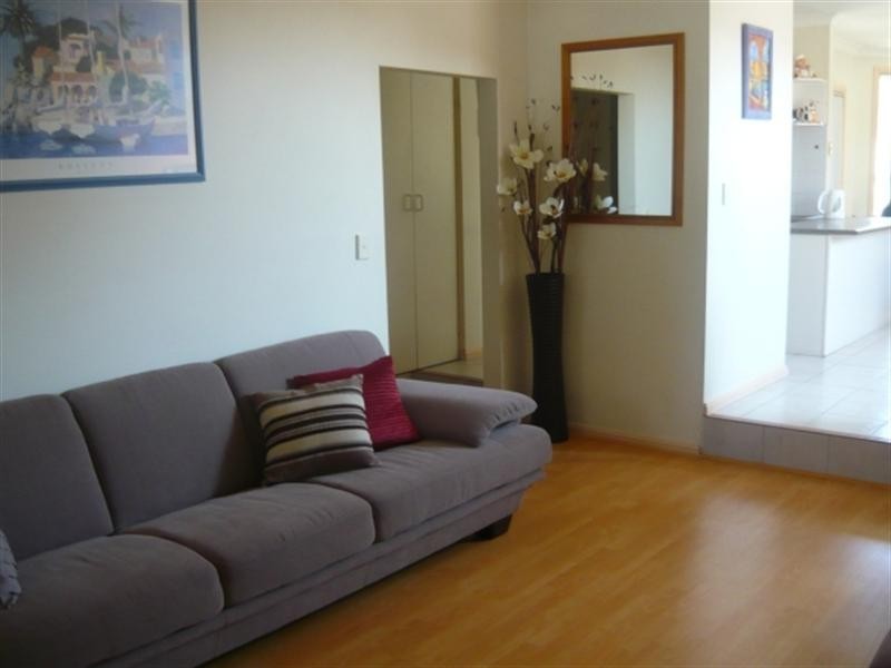 2/9 Carlyle Street, Bossley Park NSW 2176