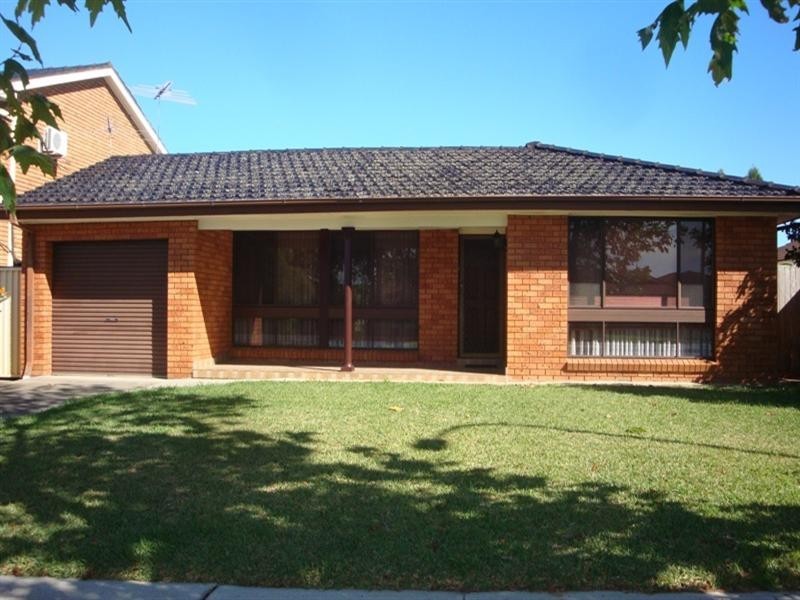 78 Roland Street, Bossley Park NSW 2176
