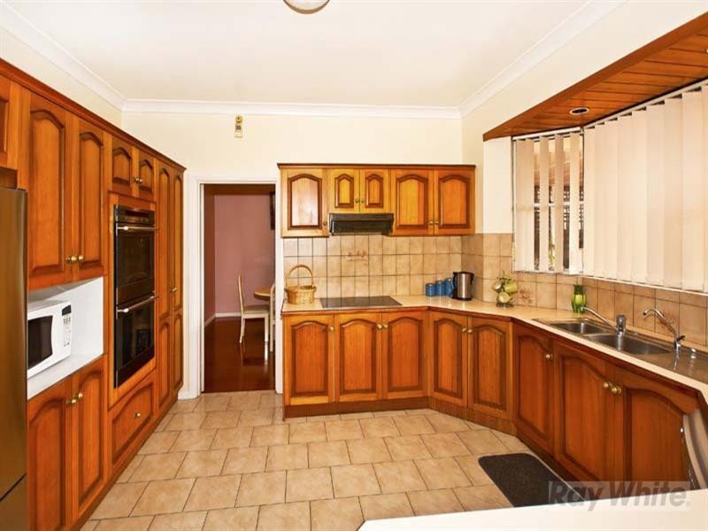 25 Tuncurry Street, Bossley Park NSW 2176