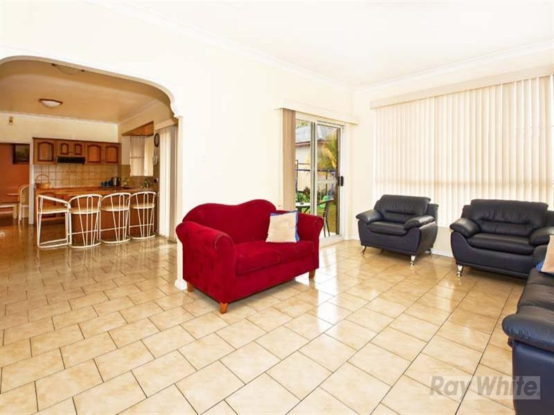 25 Tuncurry Street, Bossley Park NSW 2176