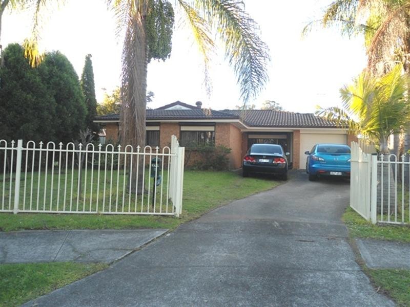 11 Carlyle Street, Bossley Park NSW 2176