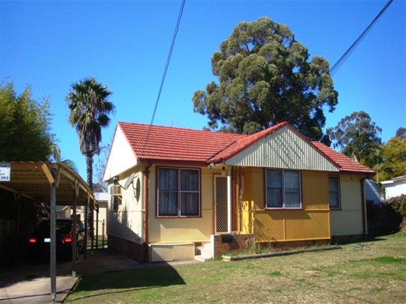 26 Dampier Crescent, Fairfield West NSW 2165