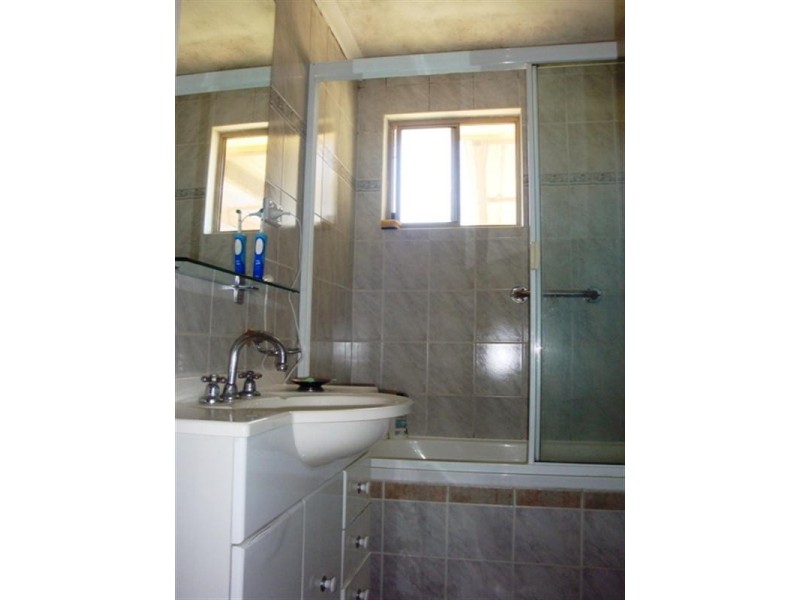 26 Dampier Crescent, Fairfield West NSW 2165