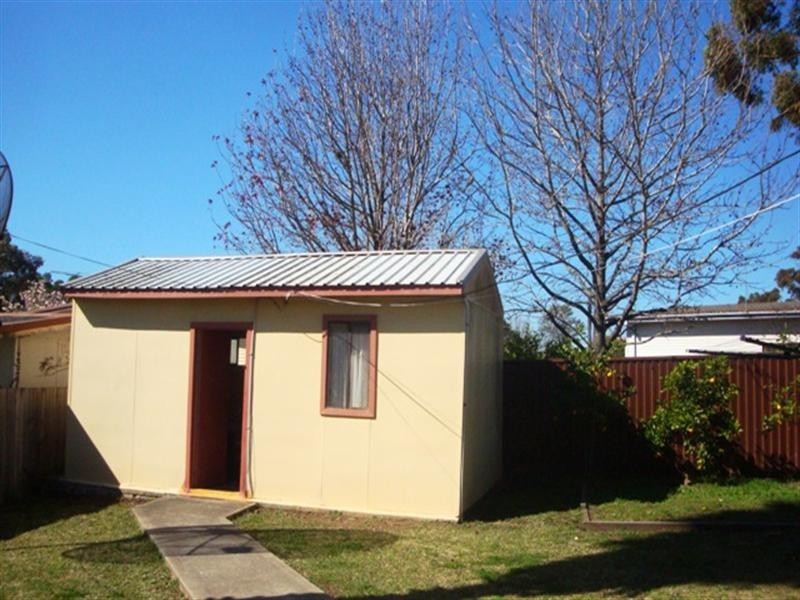 26 Dampier Crescent, Fairfield West NSW 2165