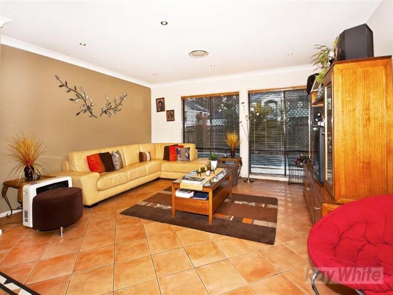 19 Hackett Road, Abbotsbury NSW 2176