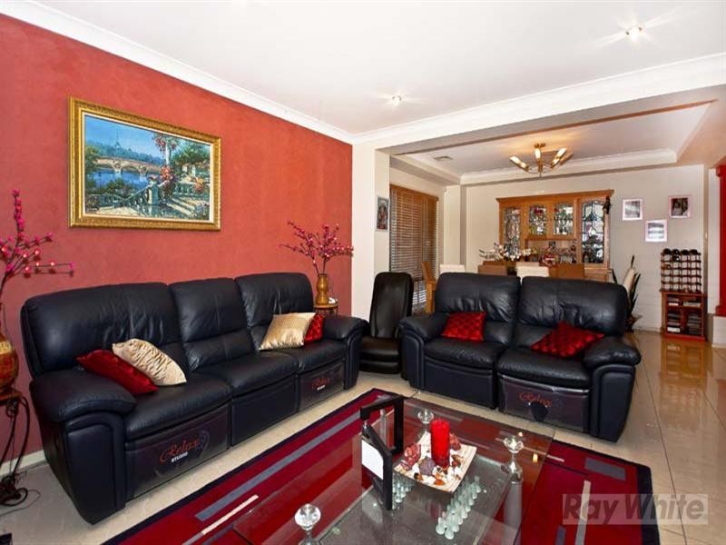 19 Hackett Road, Abbotsbury NSW 2176