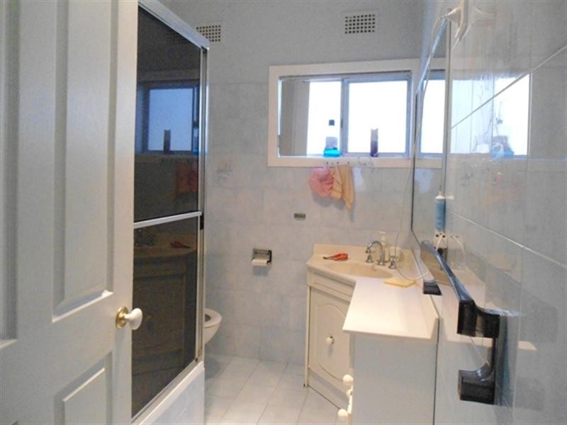 9 Harden Street, Canley Heights NSW 2166