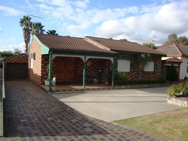 19 Moir Street, Smithfield NSW 2164