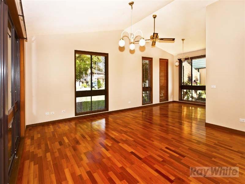 6 Kempsey Place, Bossley Park NSW 2176