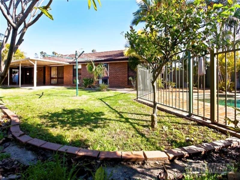 6 Kempsey Place, Bossley Park NSW 2176