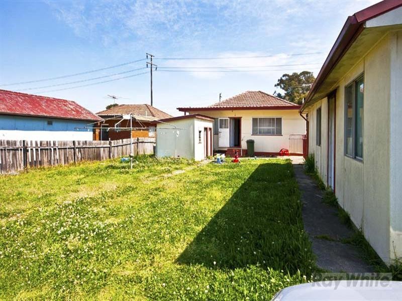 12 Crown Street, Fairfield East NSW 2165