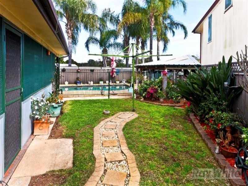 35 Gundagai Crescent, Wakeley NSW 2176