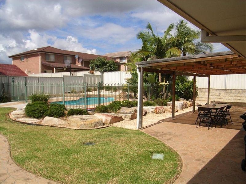 42 Darling Street, Abbotsbury NSW 2176