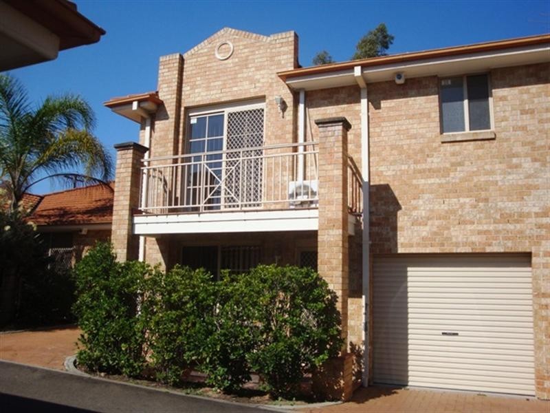 8/15-18 Dalton Place, Fairfield West NSW 2165