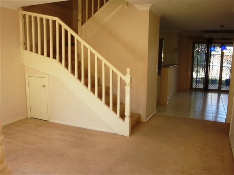 8/15-18 Dalton Place, Fairfield West NSW 2165