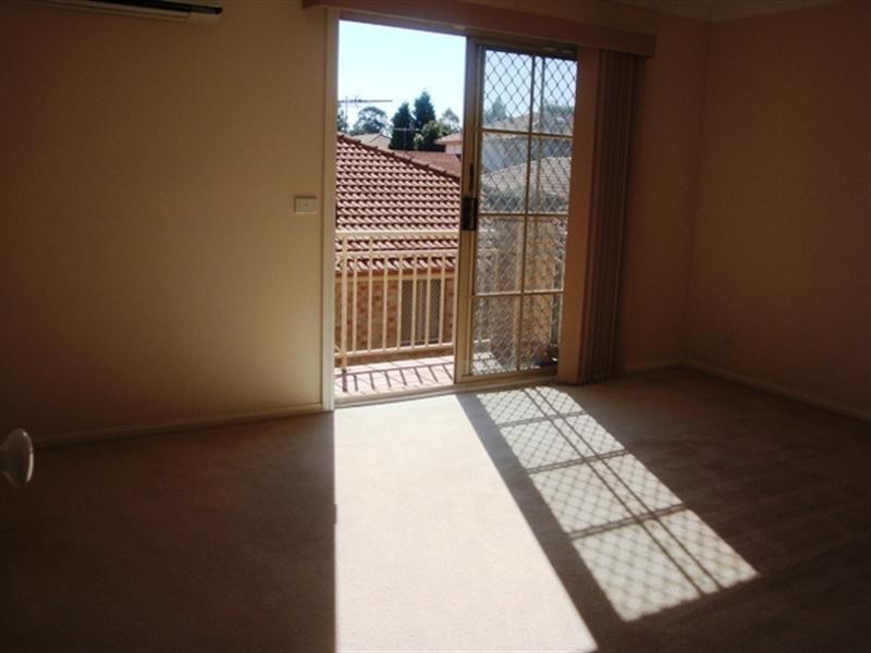 8/15-18 Dalton Place, Fairfield West NSW 2165