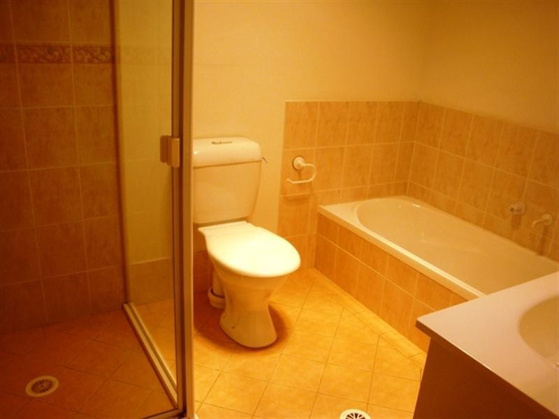 8/15-18 Dalton Place, Fairfield West NSW 2165