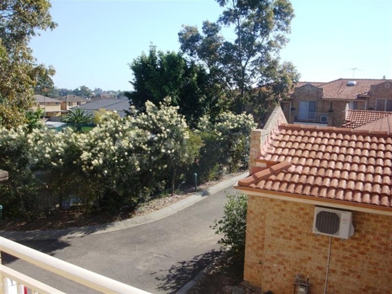 8/15-18 Dalton Place, Fairfield West NSW 2165