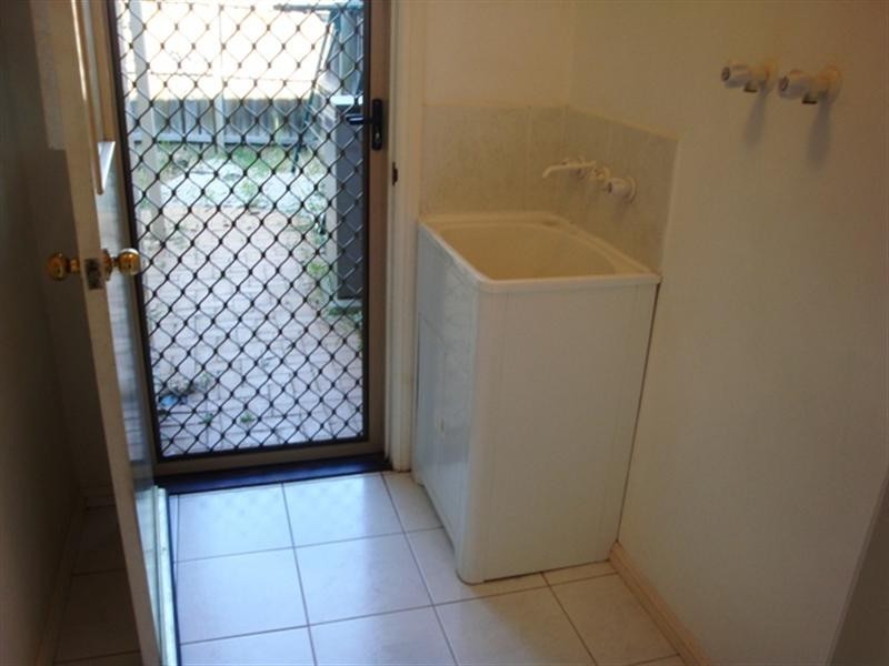 8/15-18 Dalton Place, Fairfield West NSW 2165