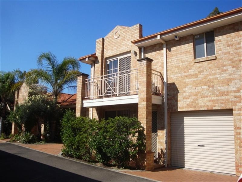 8/15-18 Dalton Place, Fairfield West NSW 2165