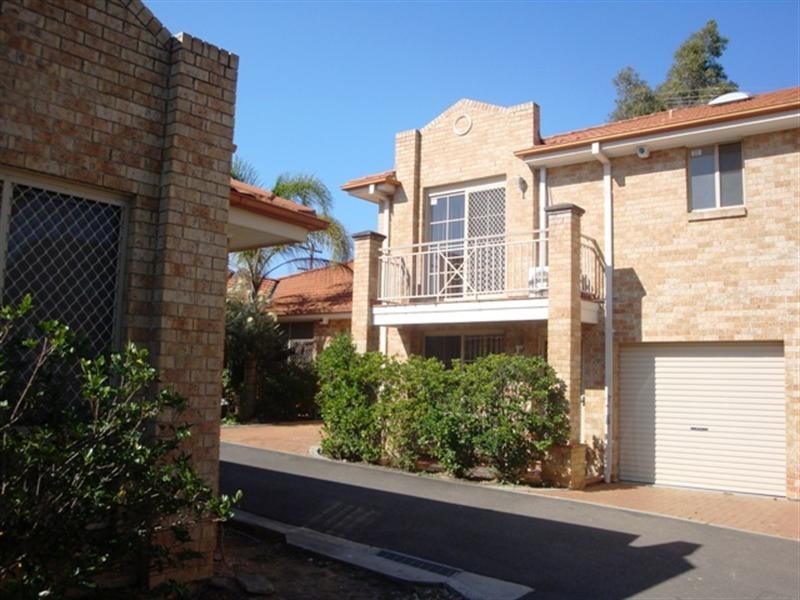 8/15-18 Dalton Place, Fairfield West NSW 2165