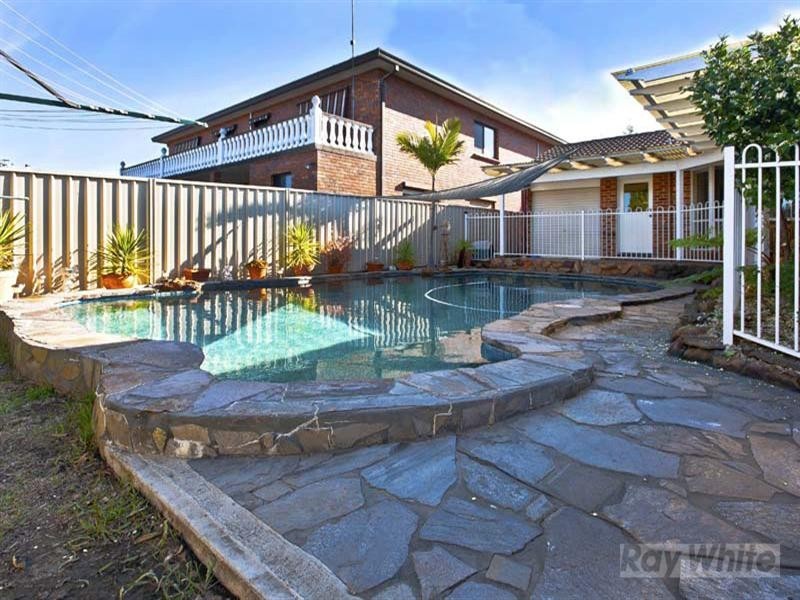 73 Roland Street, Bossley Park NSW 2176