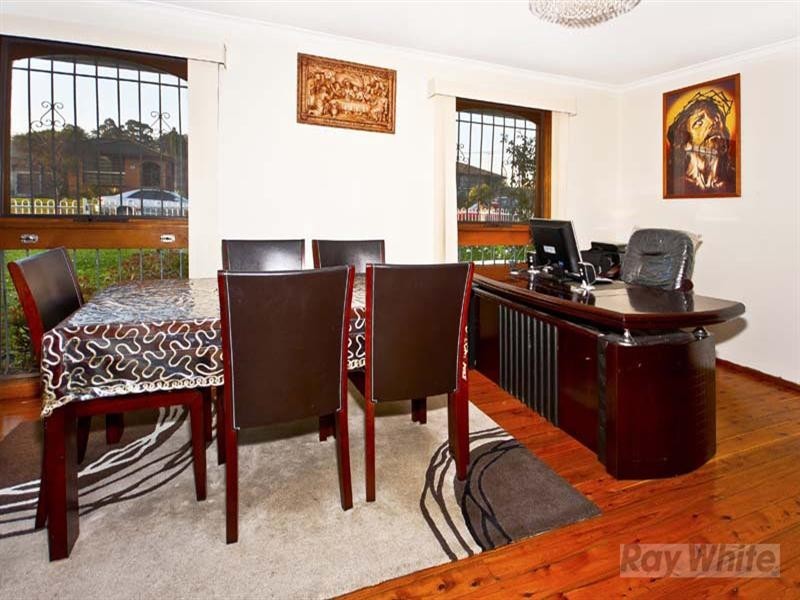 1 Bossley Road, Bossley Park NSW 2176