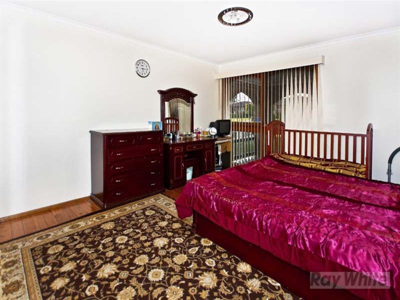 1 Bossley Road, Bossley Park NSW 2176