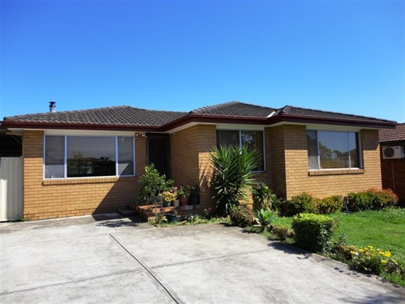 13 Glenfern Crescent, Bossley Park NSW 2176