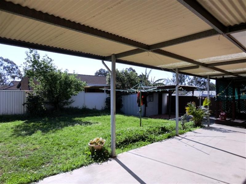 13 Glenfern Crescent, Bossley Park NSW 2176