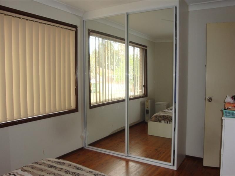 2 Denbern Street, Bossley Park NSW 2176