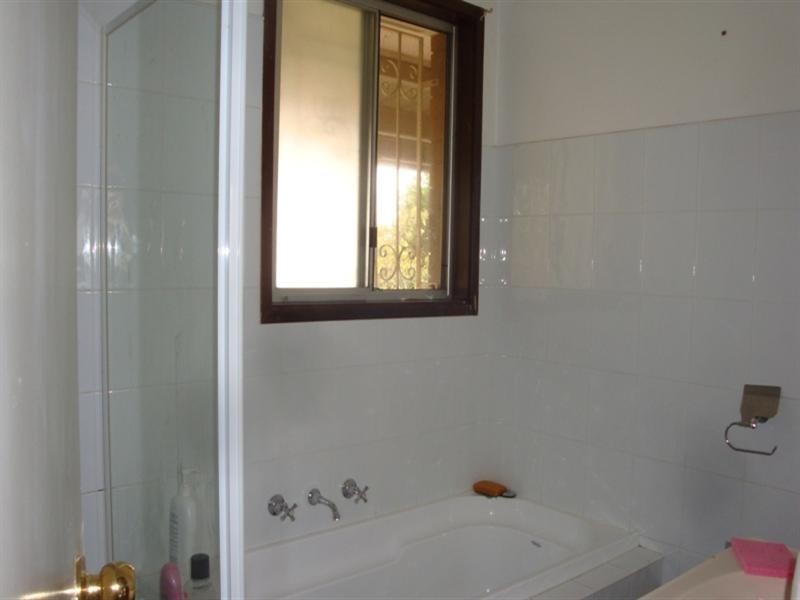 2 Denbern Street, Bossley Park NSW 2176