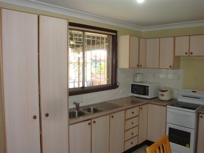 2 Denbern Street, Bossley Park NSW 2176