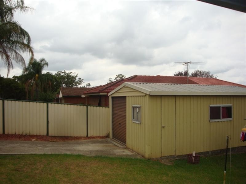 2 Denbern Street, Bossley Park NSW 2176