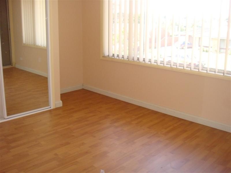 33 Morna Street, Greenfield Park NSW 2176