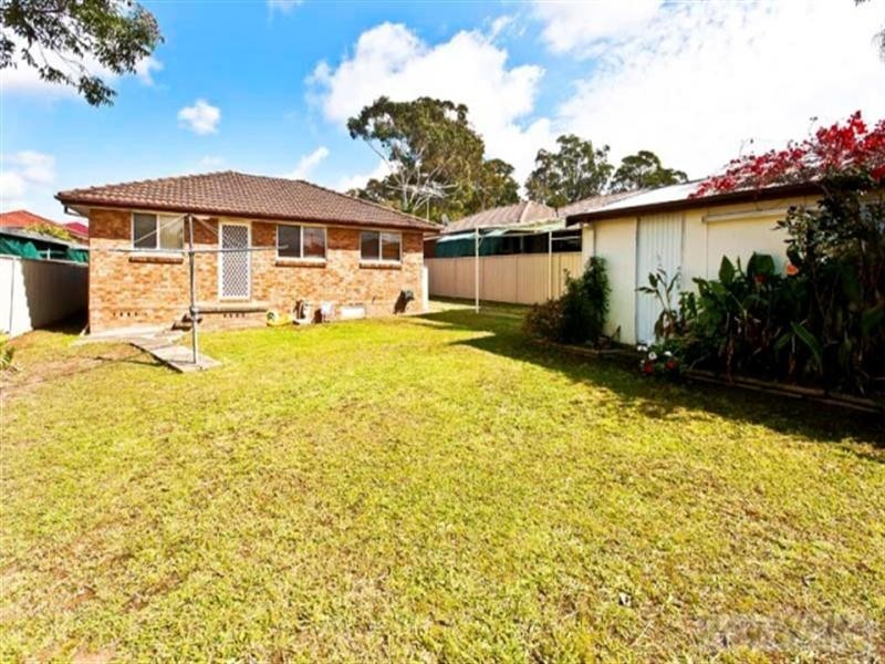 34 Lawley Street, Bossley Park NSW 2176